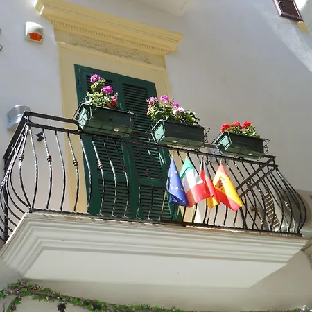Relais Parallelo 41 فندق مبيت وإفطار فيستَ